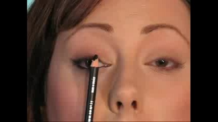 How to Apply Eyeliner