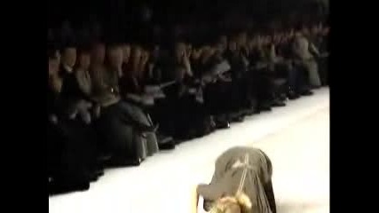 Опс - Яка Манекенка Пада Смешно 2