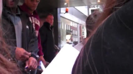 Joe Jonas Meeting Fans in London