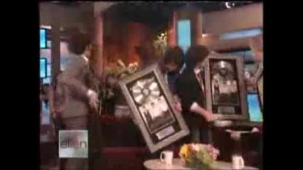 Joe Jonas [because you Live]