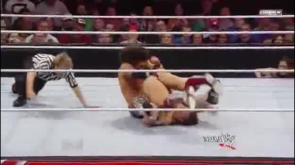 Wwe Raw 01.17.11 John Morrison vs. Daniel Bryan ( The Bella Twins ringside )
