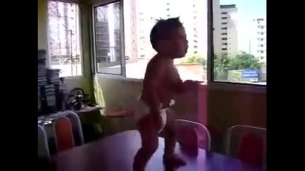 Funny Brazilian Baby Dancing 