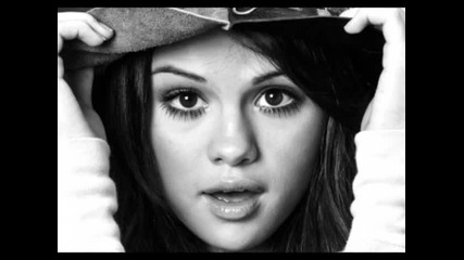 Selena Gomez - Magical