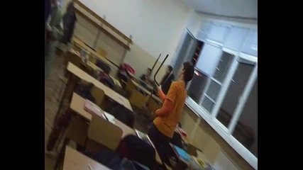 Айде да се замерваме със столове