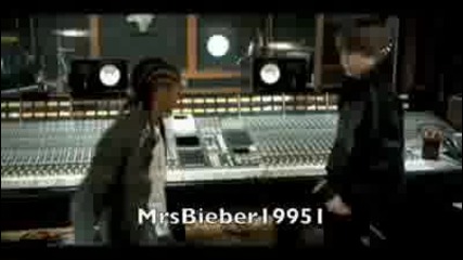 Justin Bieber танцува 