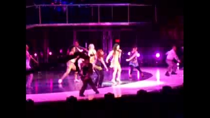 Vanessa Anne Hudgens - Baby, Come Back To Me Live