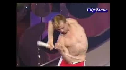 Невероятно пластичен човек !
