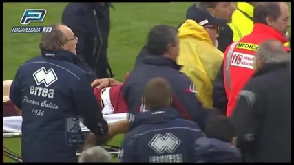 Видео от шокиращата сцена! Играча на Ливорно Пиермарио Морозини колабира по време на мач!
