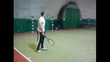 Тенис - Трайков Тренира