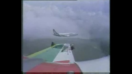 Boeing 737 Sukhoi Su - 26 Formation
