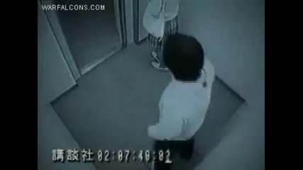 Крадец на чанти загази в асансьор! смях