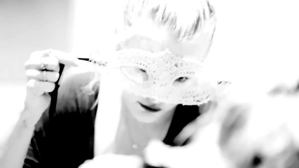 Ashlee Simpson - Bat for a Heart
