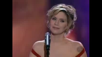 Brad Paisley & Alison Krauss - Whiskey Lullaby (live).flv