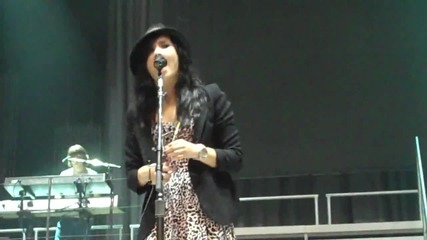Demi sings Got Dynamite, Everytime you lie, & Shadow