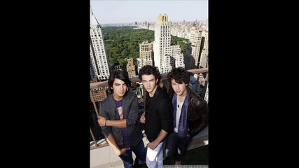 jonas brothers - love is on its way 