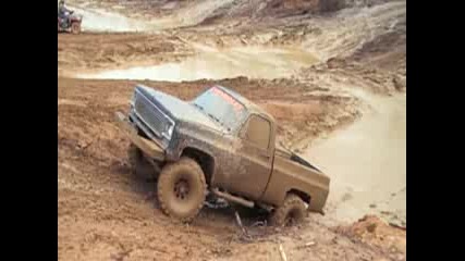 mountainsideorp Eric slings mud out of the pits 