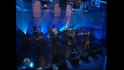 Rihanna Feat. Jay - Z `n` Kanye West - Run This Town L I V E at Jay Leno ( Високо Качество )