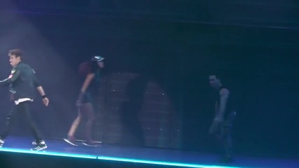 Violetta Live: 08. Voy por ti Париж Франция