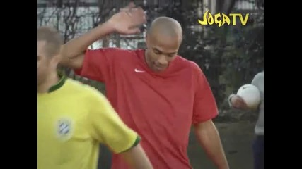 Thierry Henry показва трикчета *много добро* 