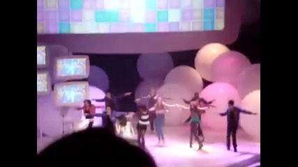 The cast of shake it up - live dancing