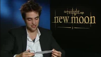 Who would Robert Pattinson like to kiss under the mistletoe? 