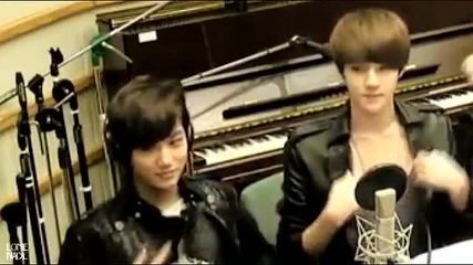 120514 Exo Kai _ Sehun singing dancing to Sistar