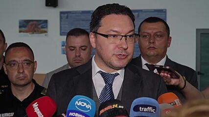 Митов: Шведските самолети остават в България през целия август