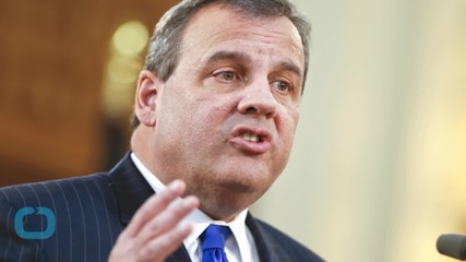 Howard Dean Revives the 'Dean Scream' to Zing Chris Christie