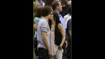 Zac & Vanessa Kissing On The Court [pictur