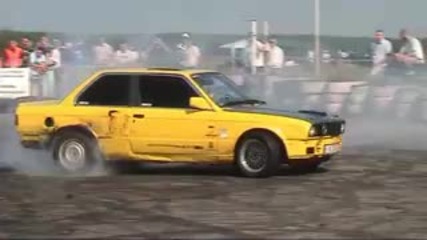 Bmw пръска гумите 