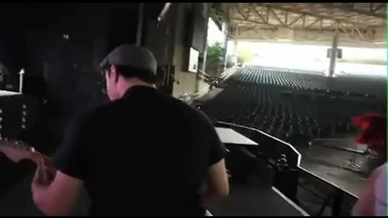 Paramore rehearses and performs a switcheroo