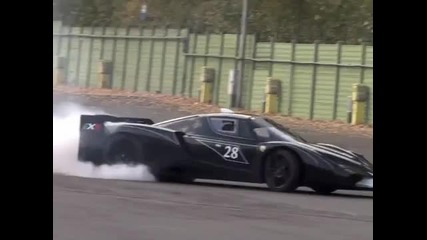 Да запалиш гумите - Ferrari Fxx