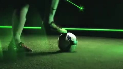 Nike Total 90 Laser 3 - Rooney vs. Torres