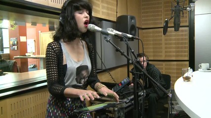 24. 04. 2012 Kimbra live bei Drs Virus: Settle Down