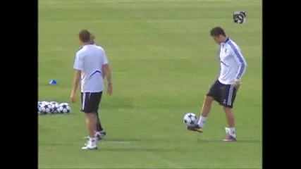 Кристиано Роналдо на тренировка! 04/04/2011 