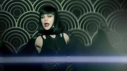 Jessie J-domino