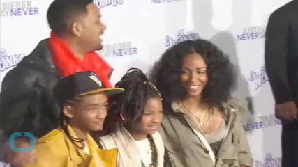 Will Smith Gets a Steamy Kiss From Jada After His Touching Onstage Tribute