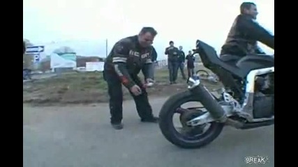 Ето така се Пали гума !!! 