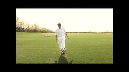 Freestyle Football Tricks - Foot Swoosh