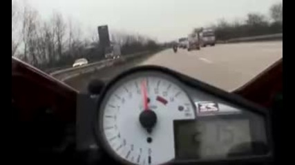 Bike Yamaha R1 vs Suzuki Gsx - R 1000 Street Racing Motorcycle 
