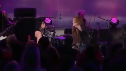 Miley Performs With Joan Jett On The Oprah Winfrey Show 