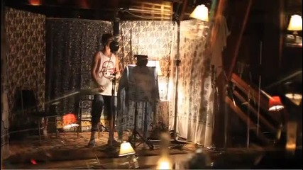 Under The Mistletoe Webisode - Boyz 2 Men and Justin in the Studio (falala)
