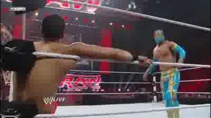 Wwe Raw 11.04.11 - Sin Cara Vs. Primo