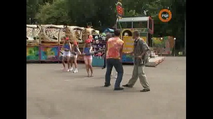 Голи и Смешни Дърпане на