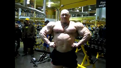 Supermutant Martin Kjellstrom And Coach Franco Savino Practice Posing