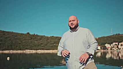 Branko Medak - Pogledaj me jednom (official video).mp4