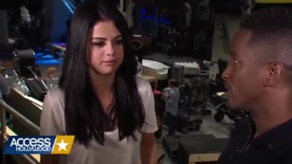 Selena Gomez On Snl Preps Her Past Year Hands To Myself Video Valentines Day Plans