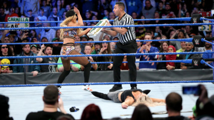 Carmella attempts to cash in her Money in the Bank contract on Charlotte Flair: SmackDown LIVE, Jan. 30, 2018