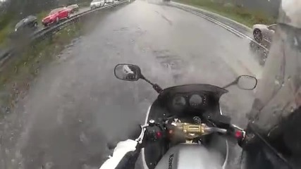 Изненада за моториста