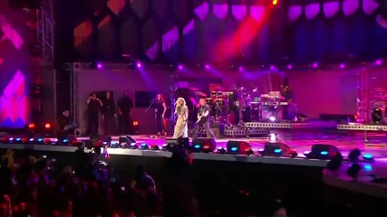 Shakira - She Wolf ( 2010 Fifa World Cup Live ) 